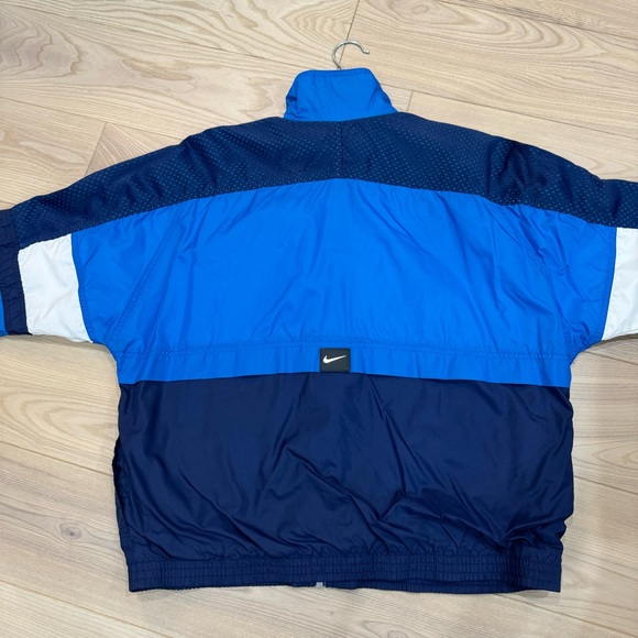 Vintage Nike Windbreaker - Picture 3 of 7